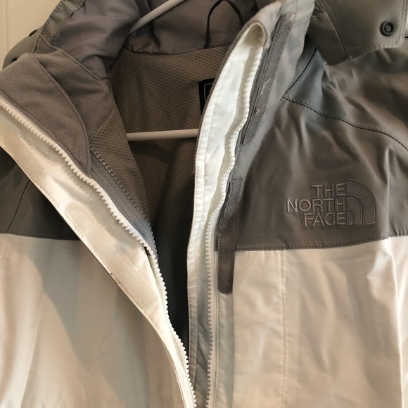 North Face Jacket, size XS - Picture 6 of 8